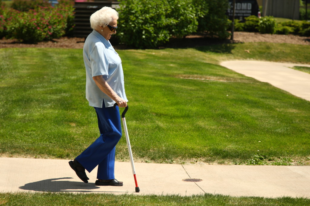 Walking w Cane